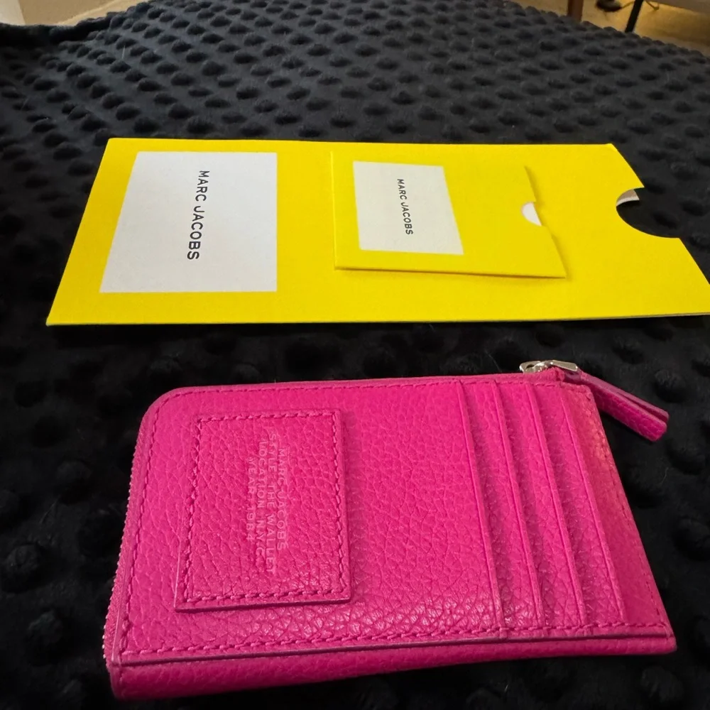 Marc Jacobs Pink Textured Leather Wallet - Picture 2 of 3